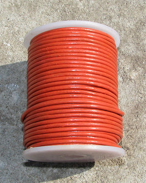 Läderrem 1mm orange 2 meter
