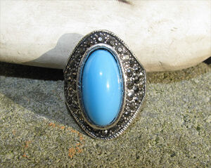 Earcuffs & ringar - Ring med turkos sten och strass