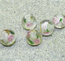 Lampwork runda 10mm vita blom