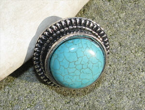 Earcuffs & ringar - Ring med turkos rund med virkad kant