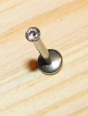 Piercingar - Labret med clear kristall