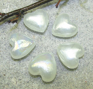 Lampwork hjärtan AB-lyster vita 20mm