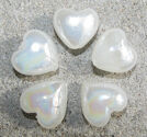 Lampwork hjärtan AB-lyster vita 20mm