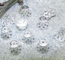 Pärlhatt klockformade 7mm ljus silver