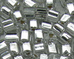 Tjeckiska glaspärlor - Seedbeads - Seedbeads tjeckiska 3.5mm trianglar crystal silverline