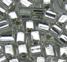 Seedbeads tjeckiska 3.5mm trianglar crystal silverline