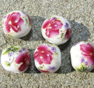 Porslinspärla med blommor 12mm