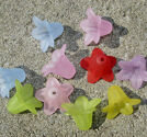 Acrylblommor 12x18mm mix 10st